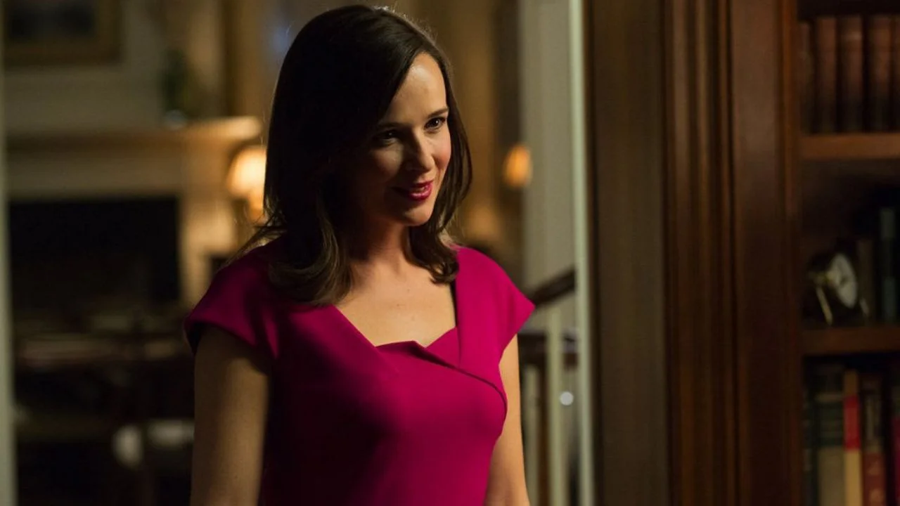 Claire van der Boom Illness