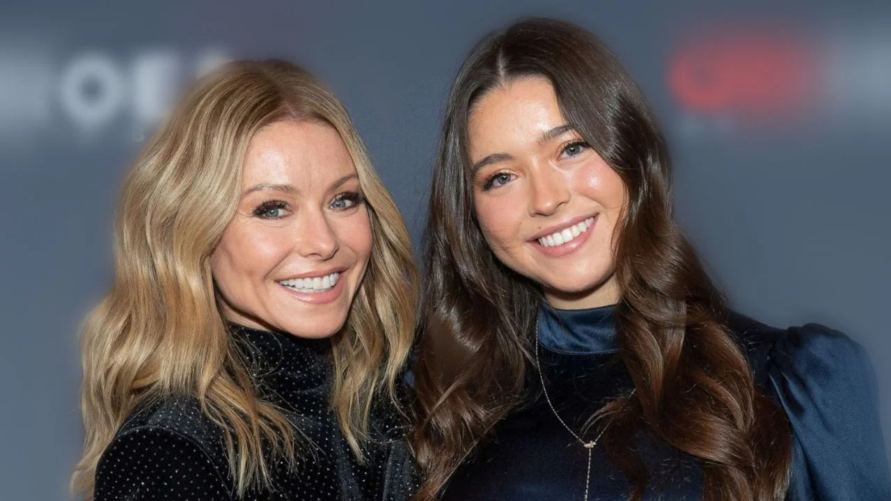 Lola Consuelos With Mother Kelly Ripa